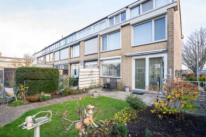 Photo 27 of Vincent van Goghlaan 70