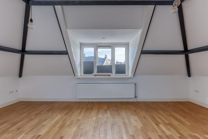 Photo 26 of Pompe van Meerdervoortstraat 2