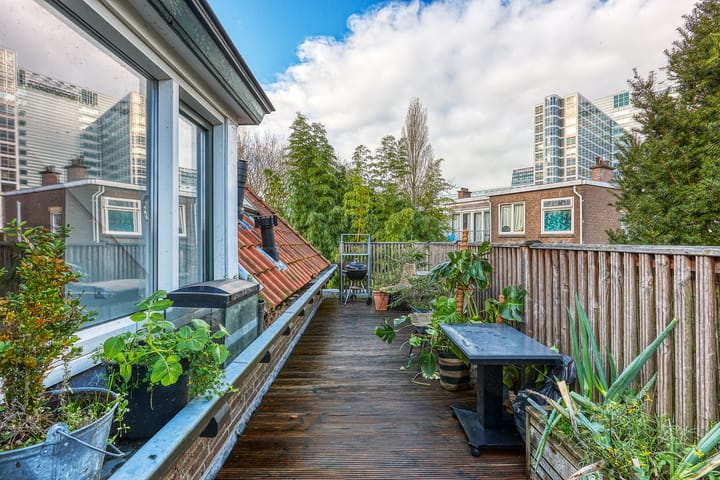 Photo 36 of Pompe van Meerdervoortstraat 2