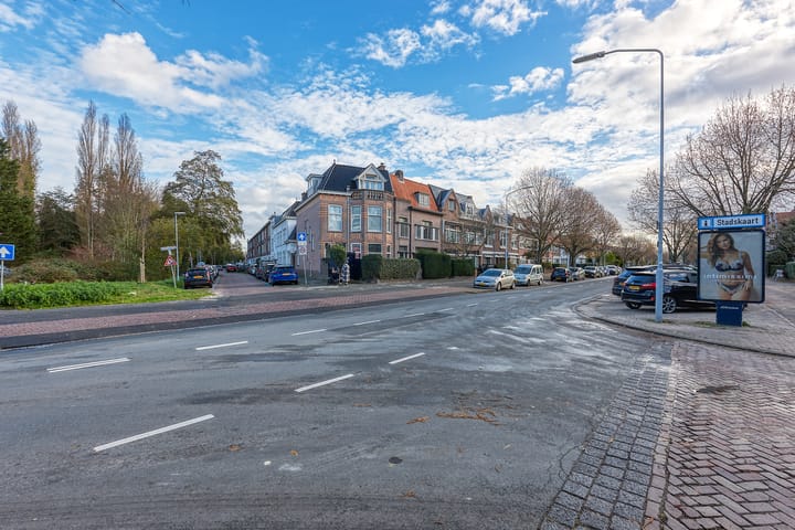 Photo 45 of Pompe van Meerdervoortstraat 2