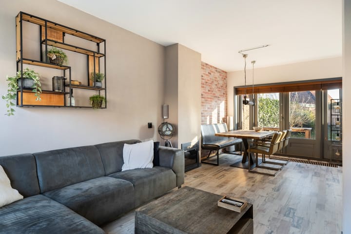 Foto 10 van Borneolaan 1