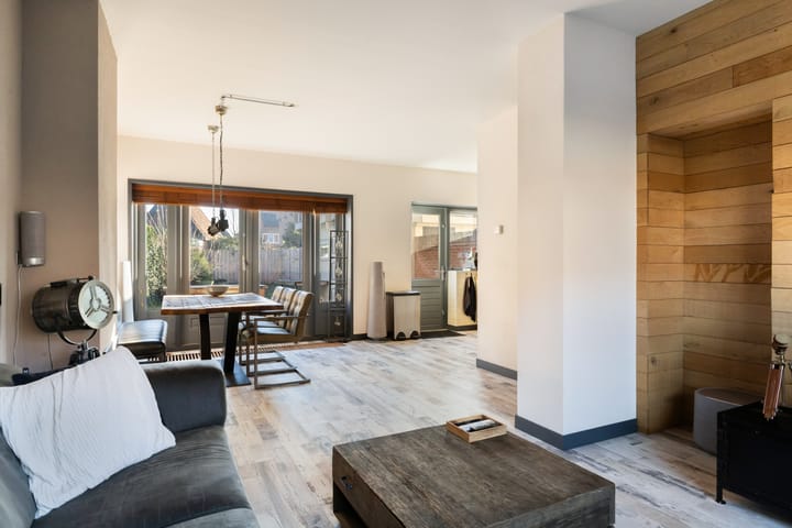 Foto 11 van Borneolaan 1