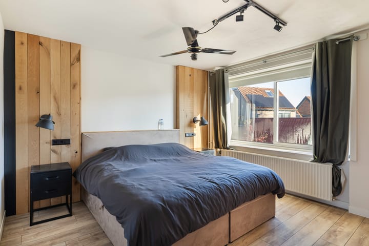 Foto 15 van Borneolaan 1