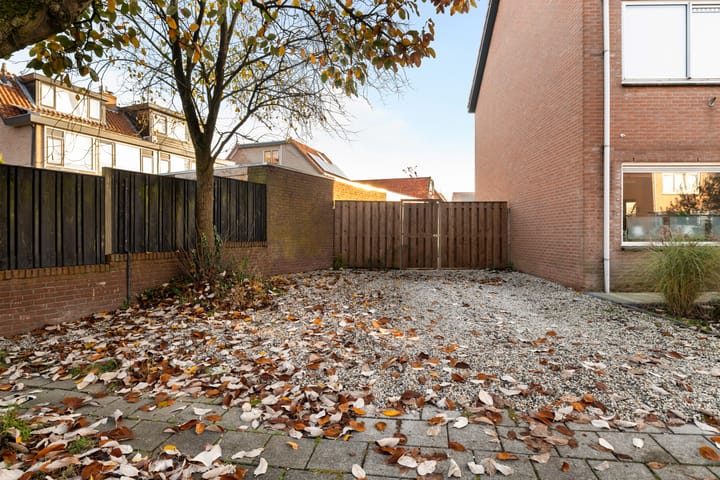 Foto 28 van Borneolaan 1