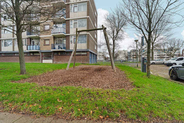 Foto 35 van Burgemeester Van Haarenlaan 726