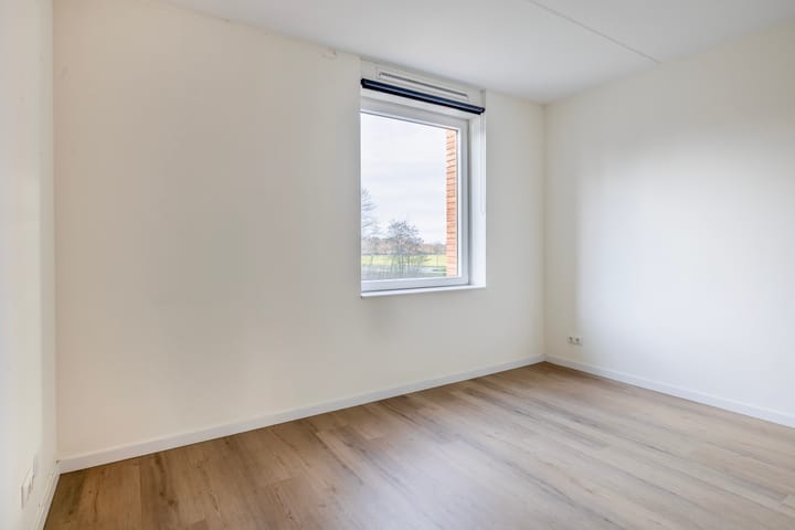 Foto 23 van Meerring 184