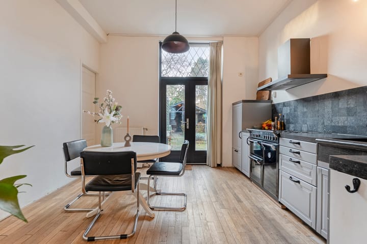 Foto 13 van Catharinastraat 34