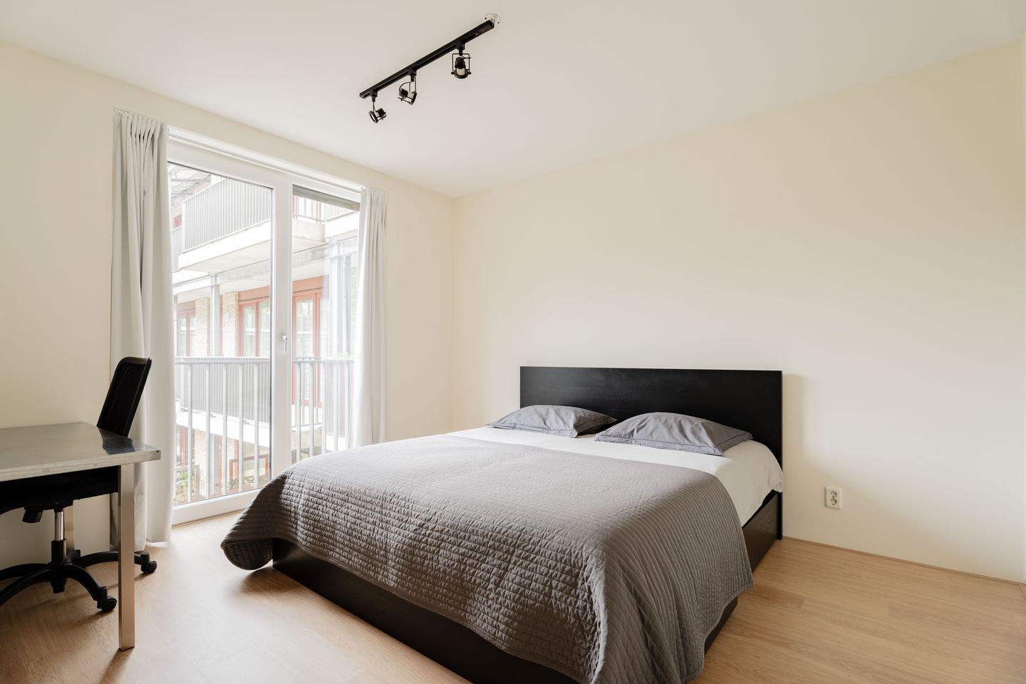 Foto 4 van Suze Robertsonstraat 57