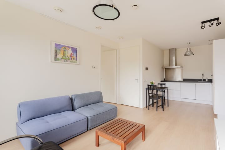 Photo 7 of Suze Robertsonstraat 57