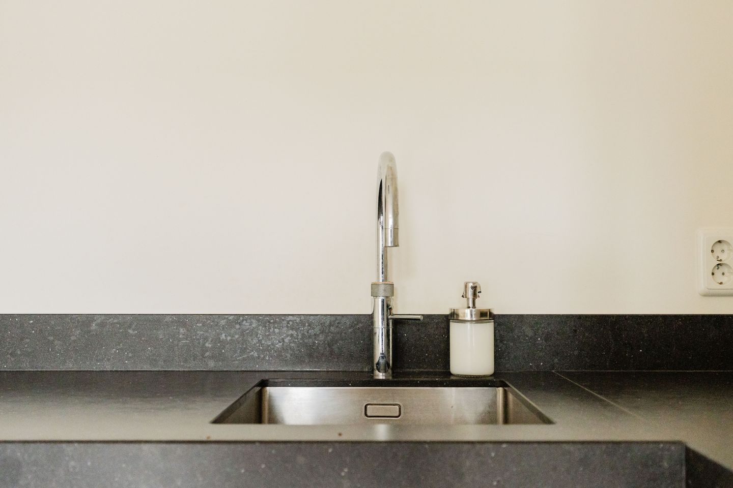 Foto 14 van Suze Robertsonstraat 57