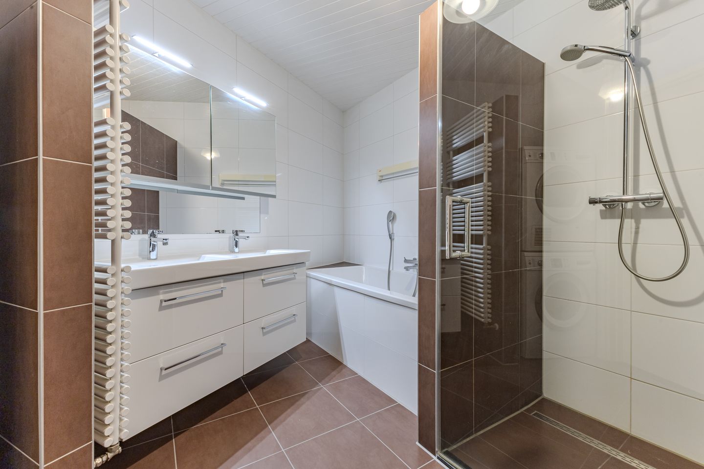 Photo 19 of Zeeweg 406