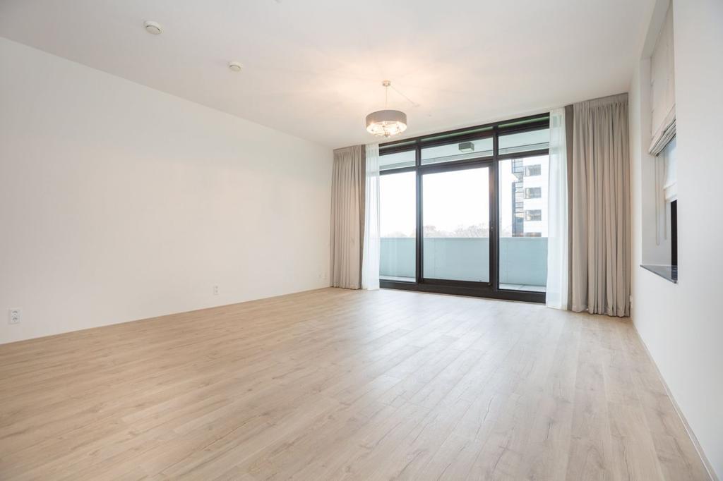 Foto 3 van Anna van Buerenplein 56