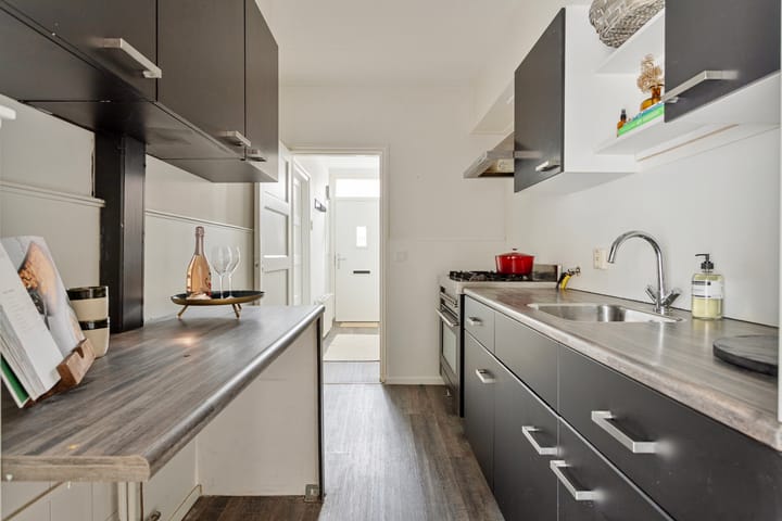 Foto 16 van Leeghwaterstraat 12