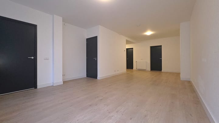 Photo 3 of Strevelsweg 23-A