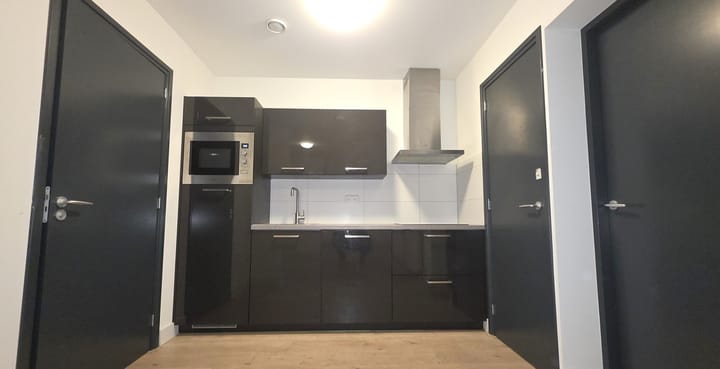 Photo 4 of Strevelsweg 23-A