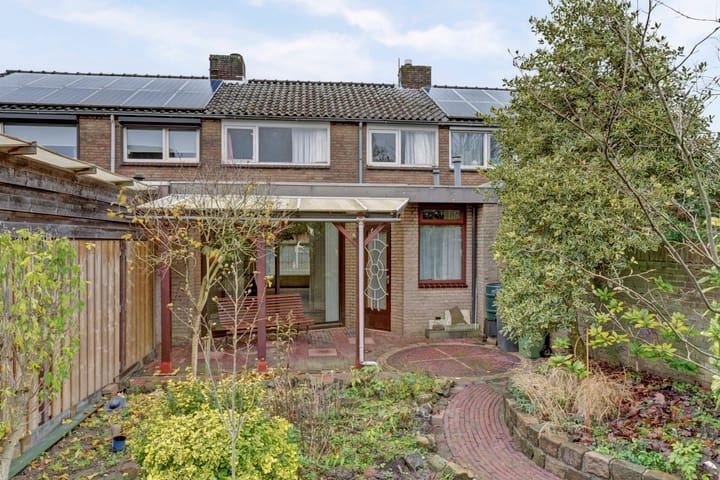 Photo 3 of Van Hogendorpstraat 11