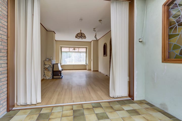 Photo 9 of Van Hogendorpstraat 11