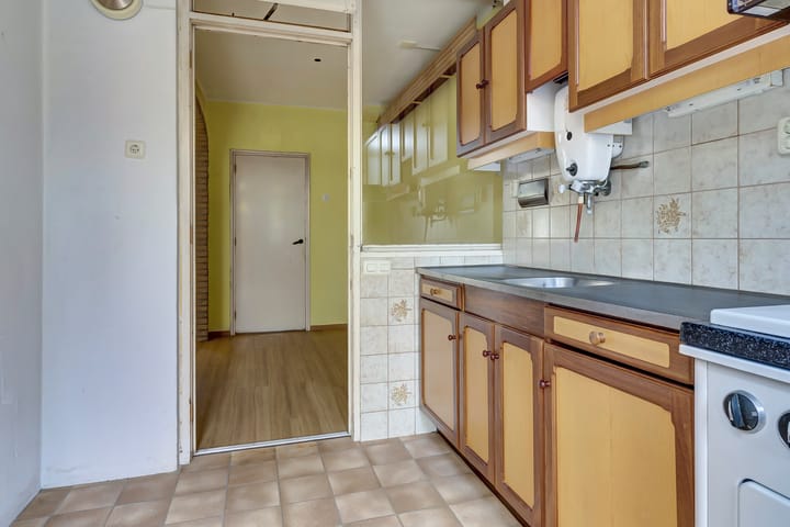 Photo 12 of Van Hogendorpstraat 11