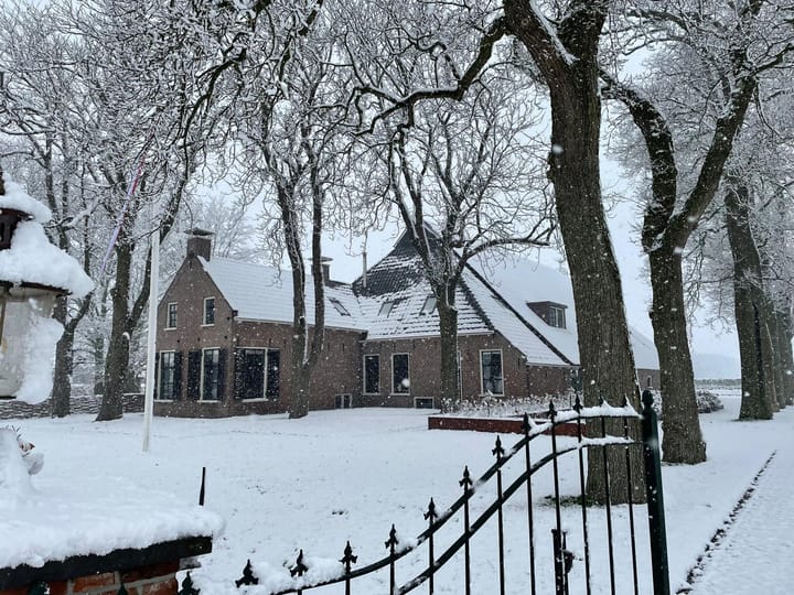 Kommisjewei 168 main image