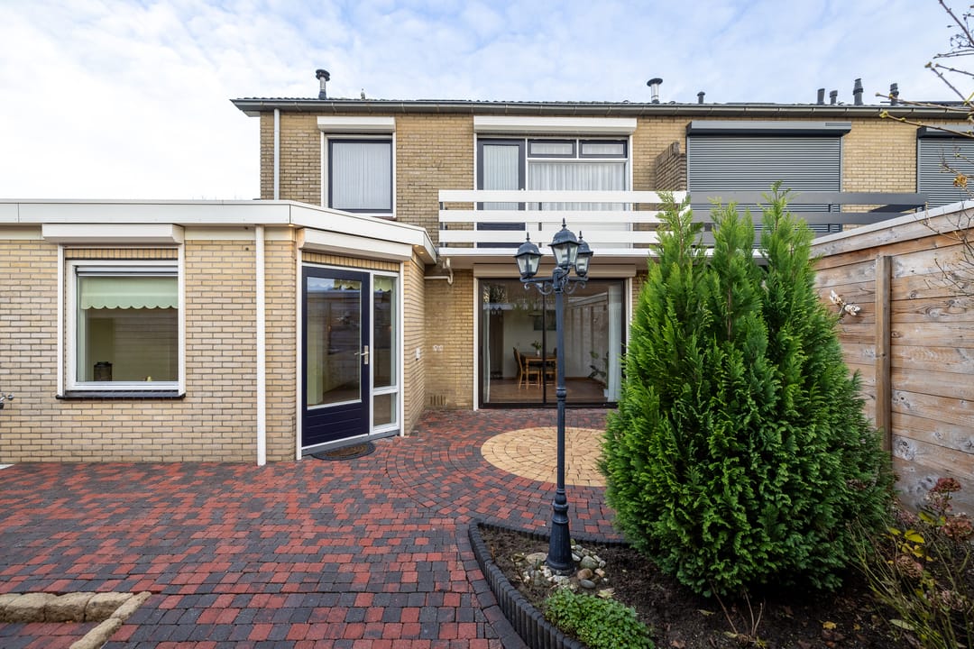 Foto 2 van van Limburg Stirumlaan 60