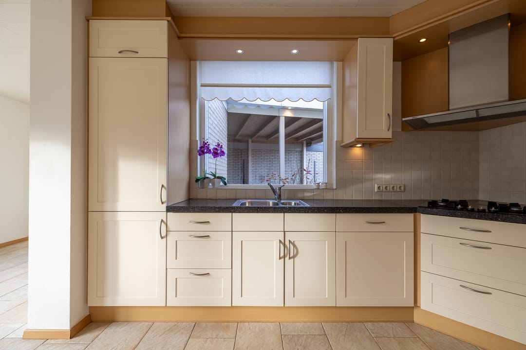 Foto 11 van van Limburg Stirumlaan 60