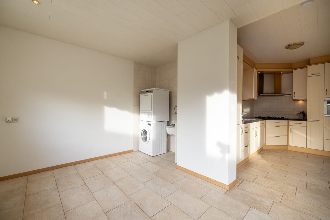 Foto 13 van van Limburg Stirumlaan 60