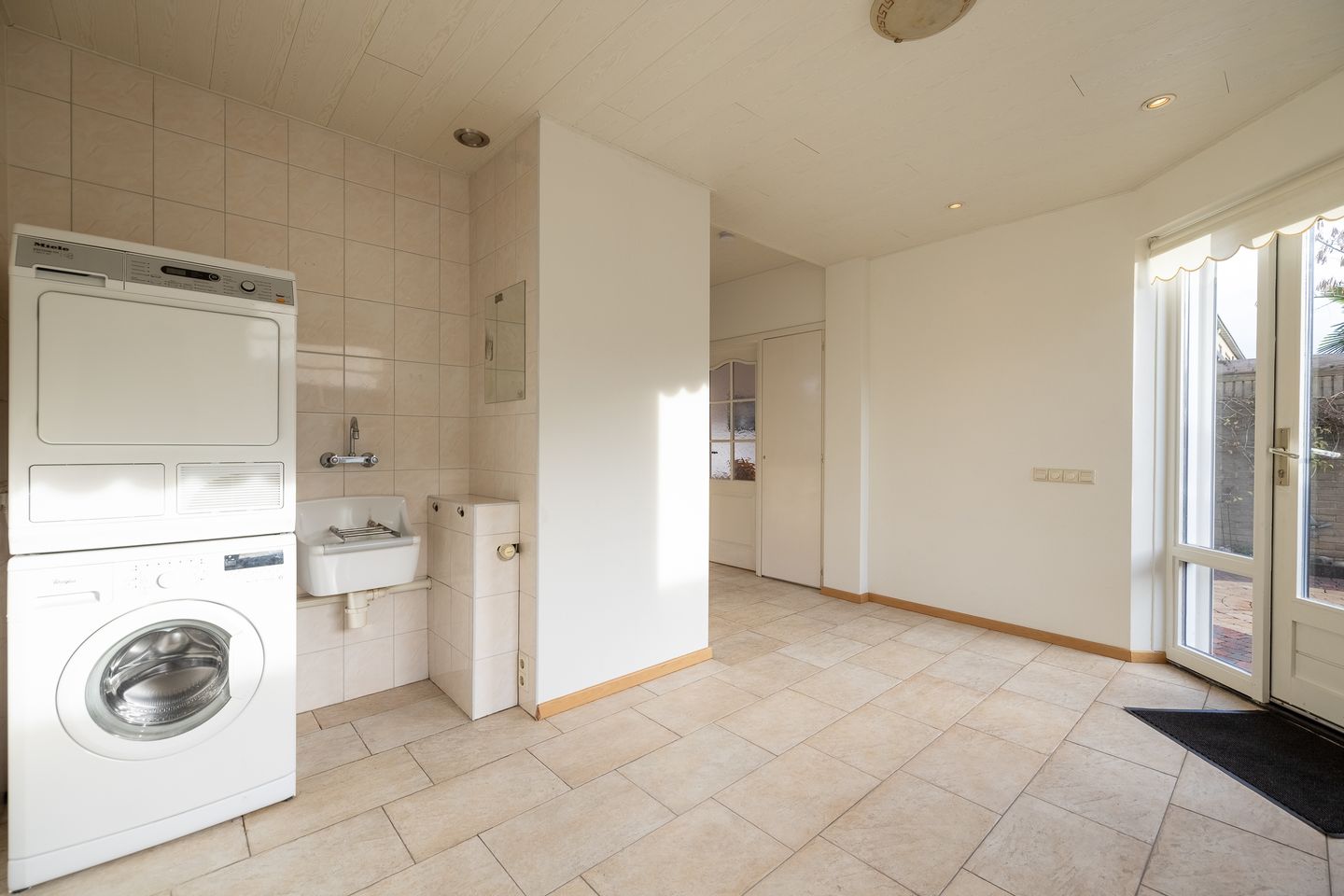 Foto 14 van van Limburg Stirumlaan 60