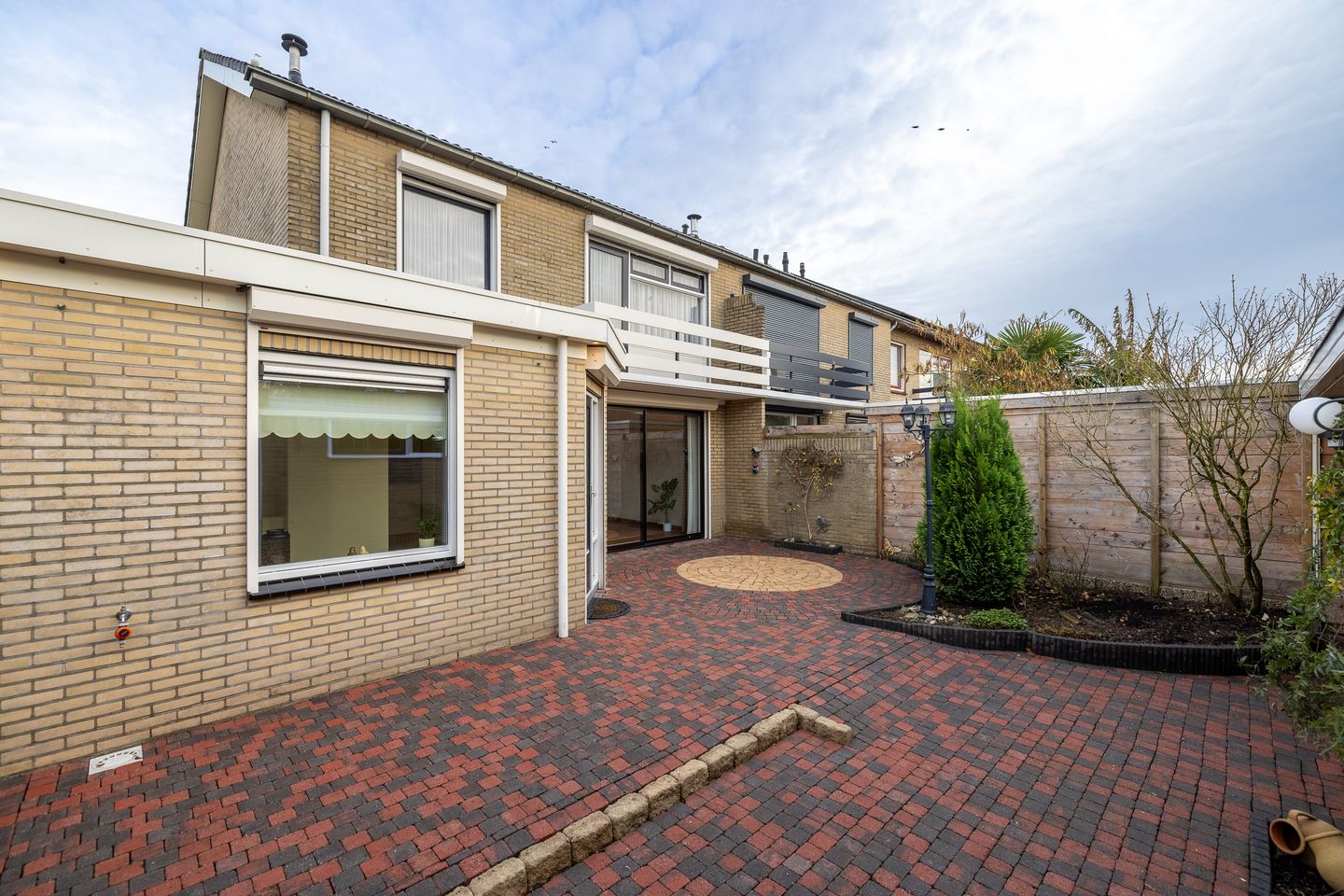 Foto 20 van van Limburg Stirumlaan 60