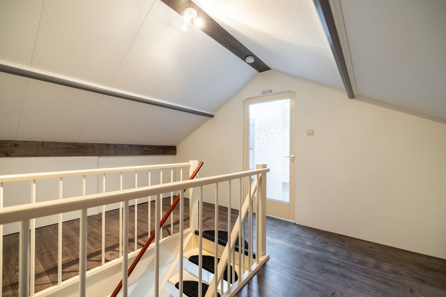 Foto 40 van van Limburg Stirumlaan 60