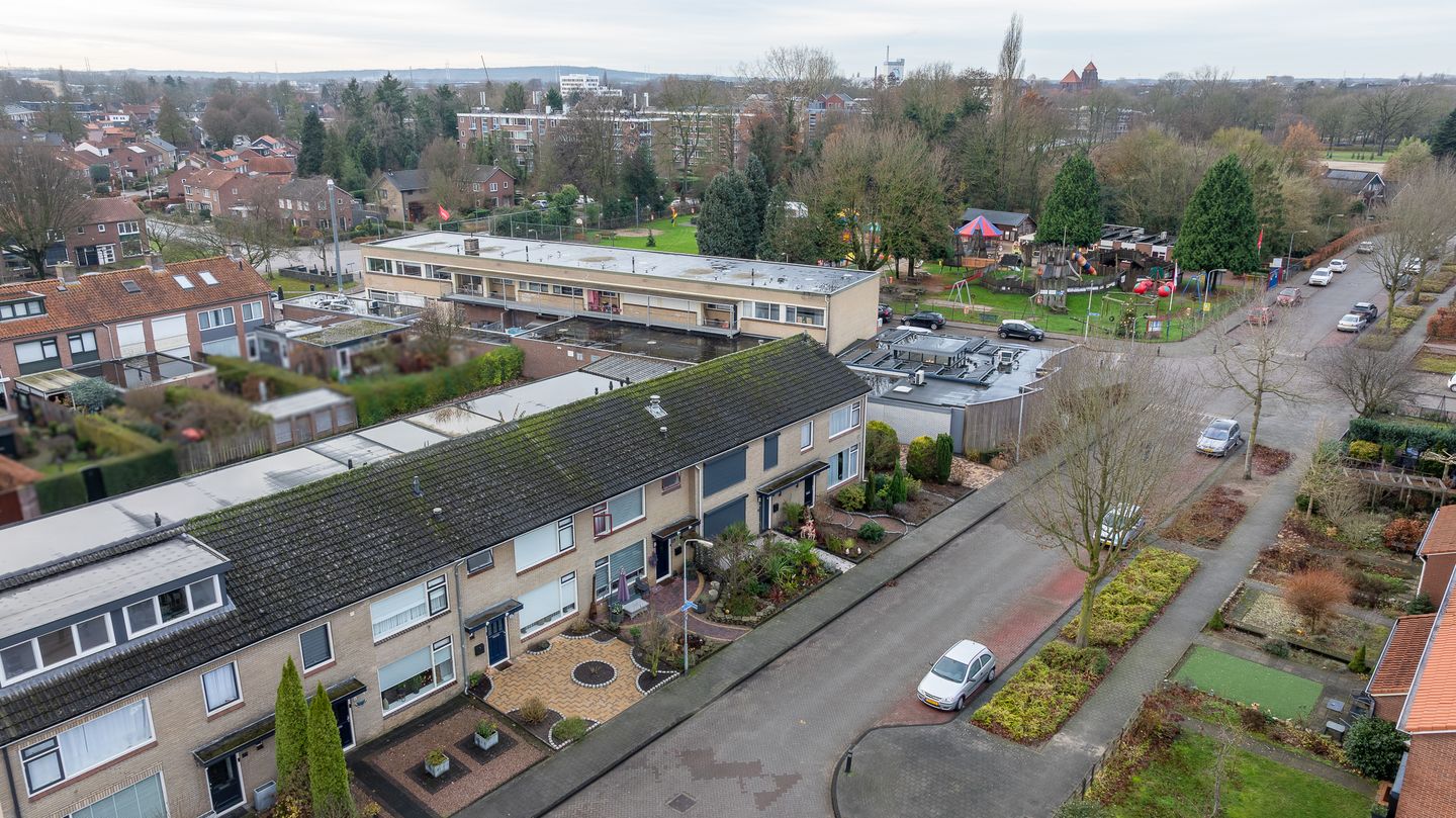 Foto 50 van van Limburg Stirumlaan 60