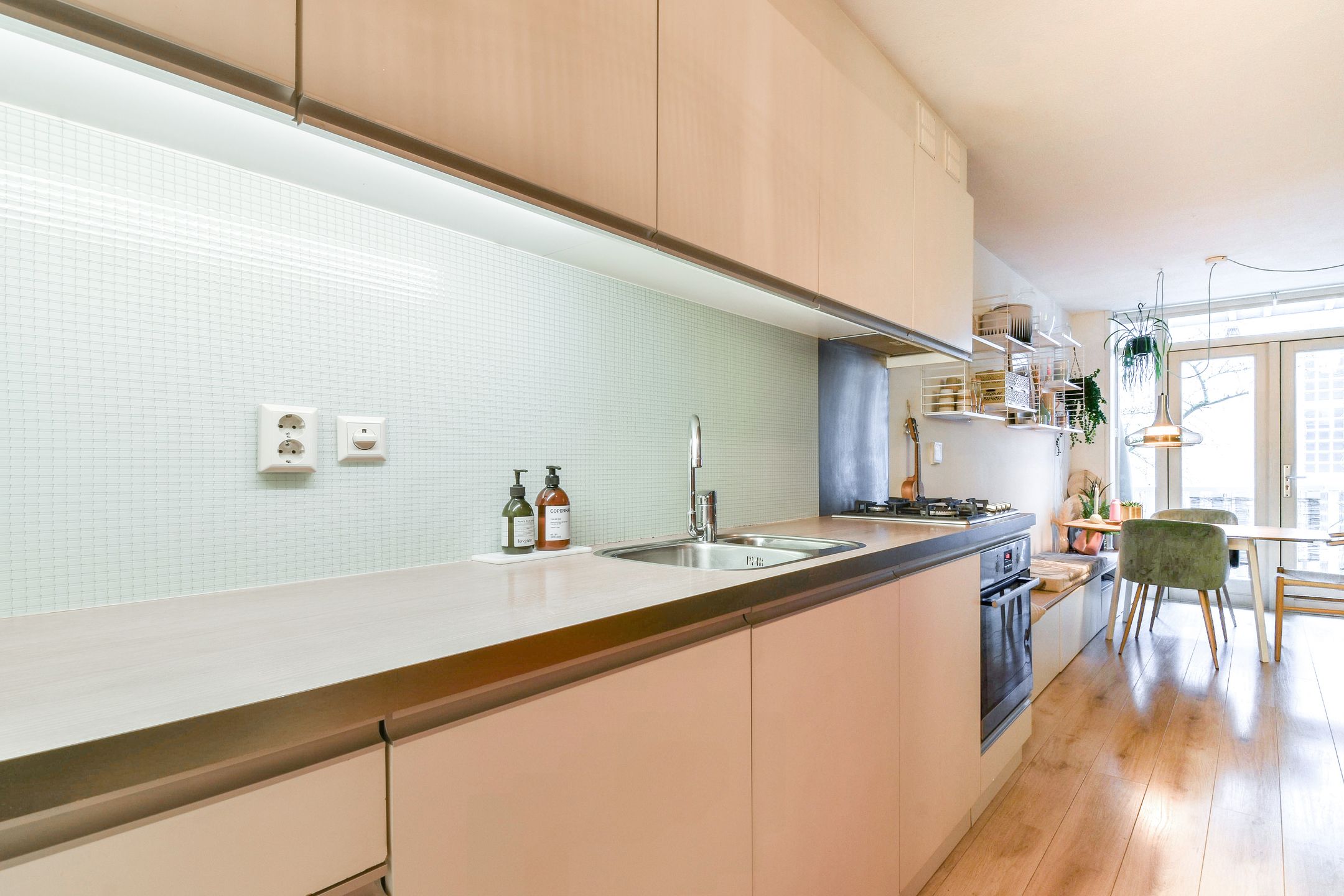 Foto 9 van Barentszstraat 305