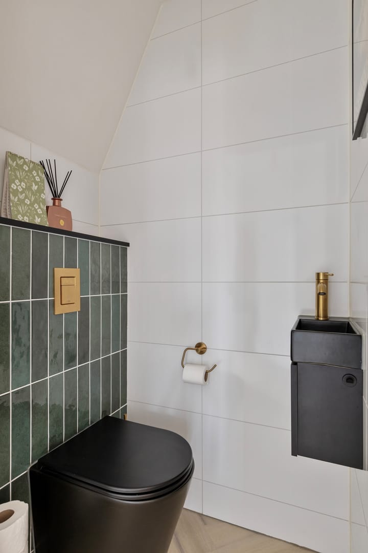 Photo 6 of Haringvlietstraat 17