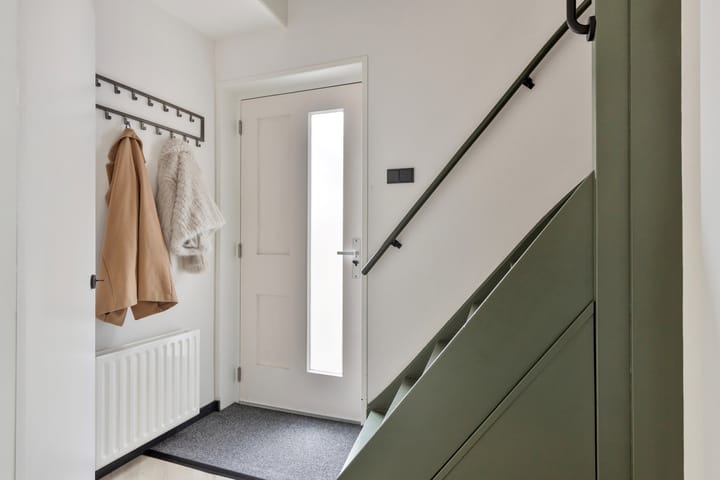 Photo 7 of Haringvlietstraat 17