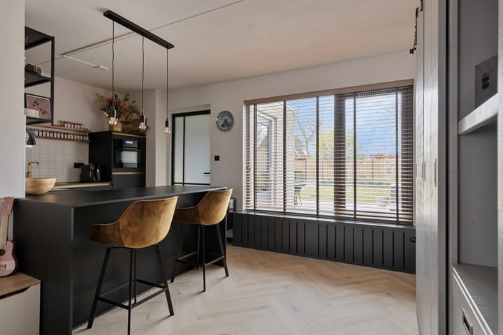 Photo 17 of Haringvlietstraat 17