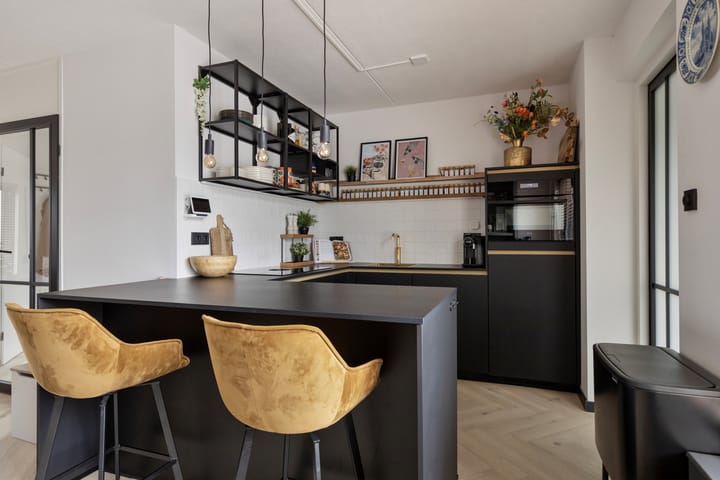 Photo 18 of Haringvlietstraat 17