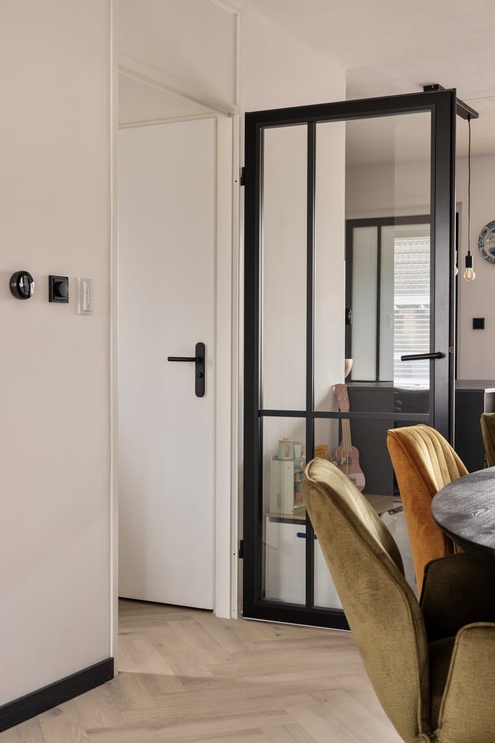 Photo 24 of Haringvlietstraat 17