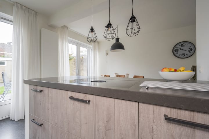 Photo 10 of Van Oldenbarneveltstraat 52