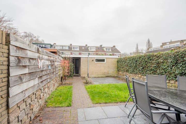 Photo 31 of Van Oldenbarneveltstraat 52