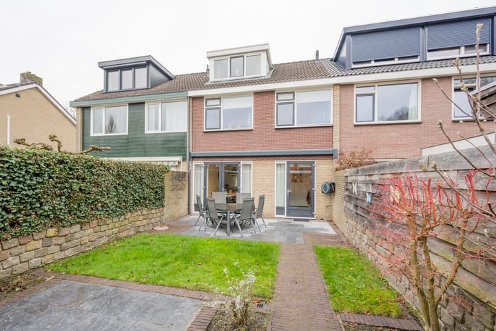 Photo 32 of Van Oldenbarneveltstraat 52