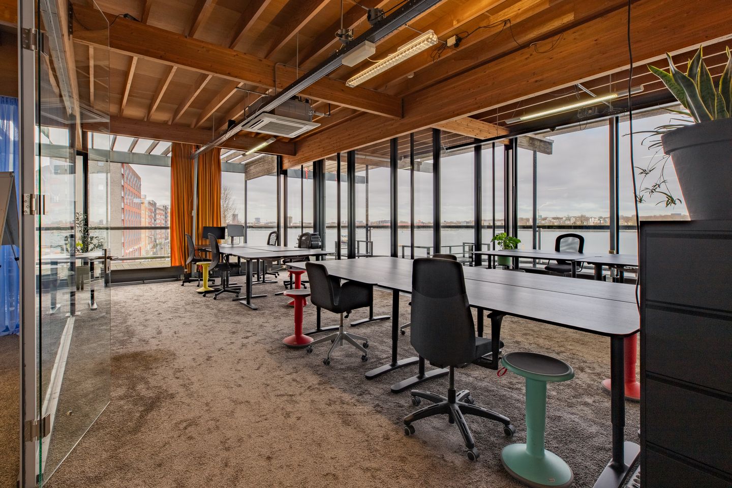 View photo 4 of KNSM-laan 171