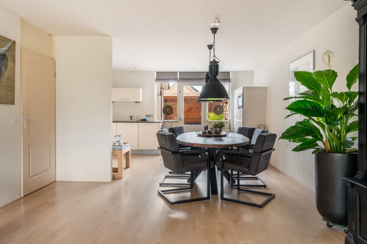 Foto 8 van Keizersmantel 15-A