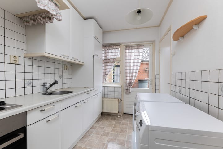 Foto 12 van Stationsweg 18-A