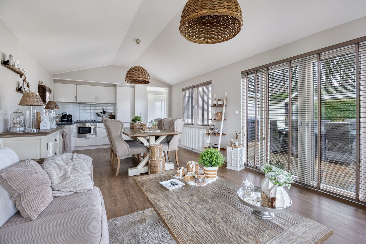 Foto 5 van Buitenhuizerweg 2-211