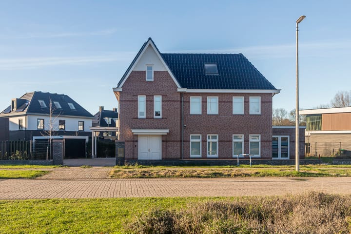 Foto 50 van Vroonhoevelaan 61