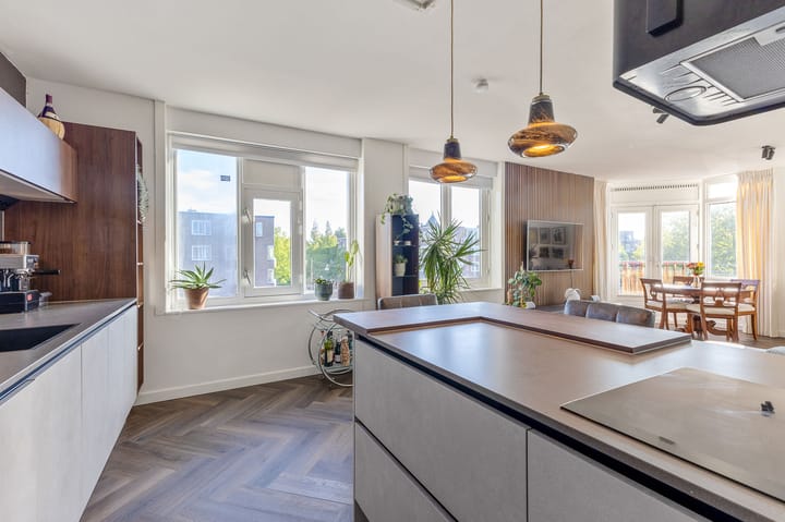 Foto 12 van Molukkenstraat 111-G