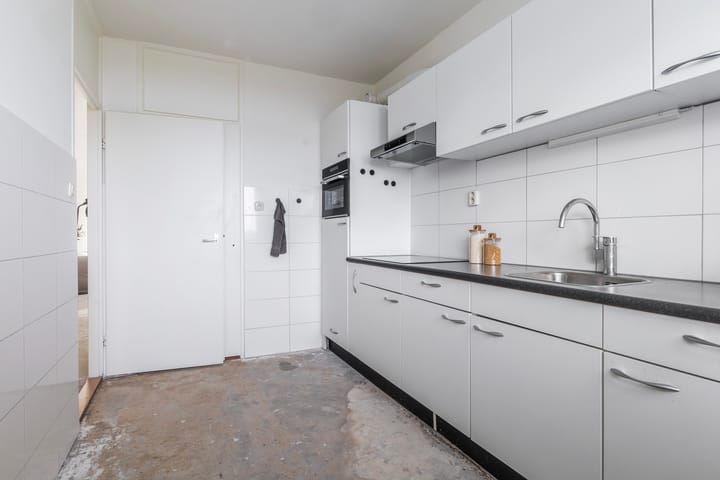 Foto 8 van van Harinxmaplein 128