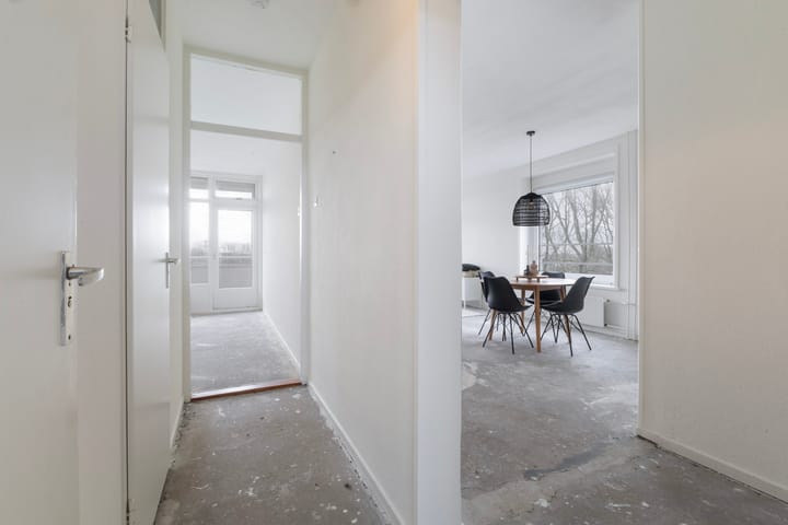 Foto 10 van van Harinxmaplein 128