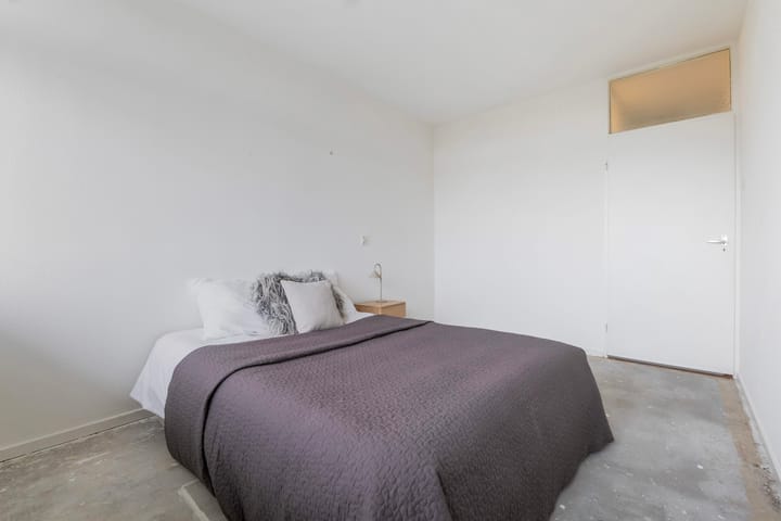 Foto 12 van van Harinxmaplein 128