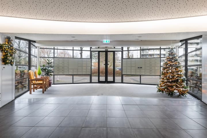 Foto 21 van van Harinxmaplein 128