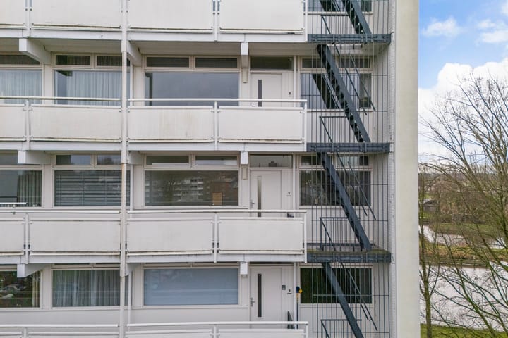 Foto 26 van van Harinxmaplein 128